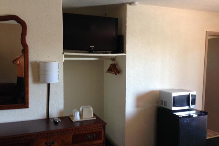 Room 6 of 20