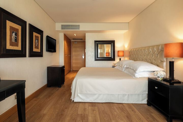 Room 12 of 71