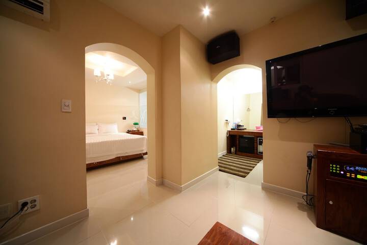 Room 50 of 75