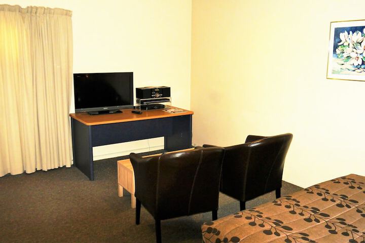 Room 26 of 38