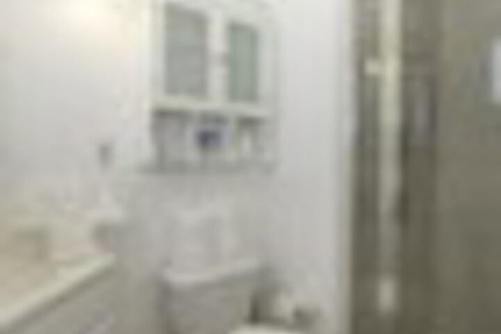 Room 320 of 384