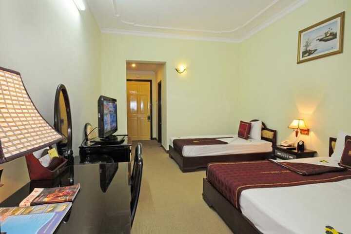 Room 13 of 31