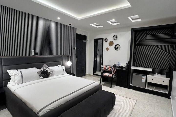 Room 7 of 60