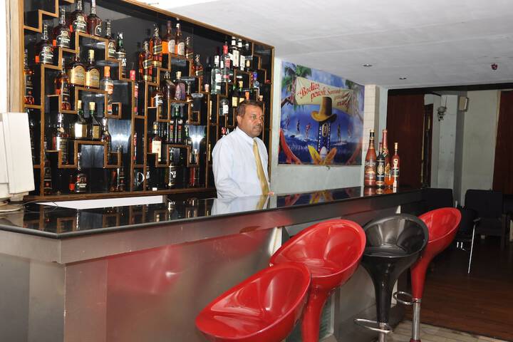 Lounge 36 of 45