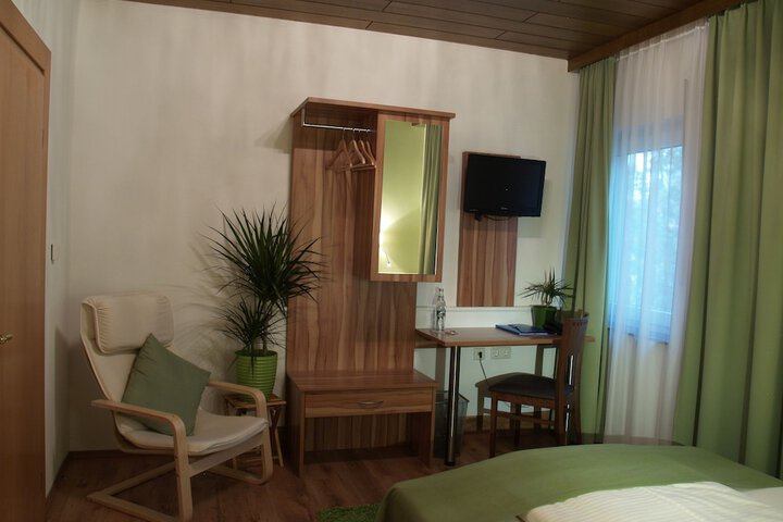 Room 47 of 76