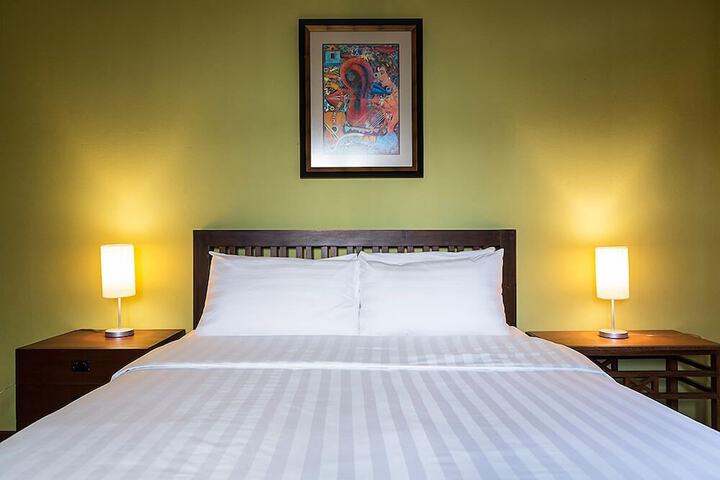 Room 11 of 27