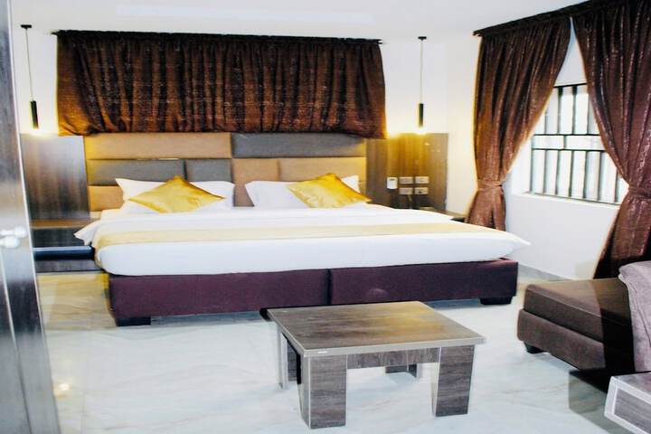Room 16 of 35