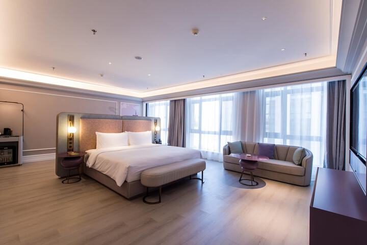 Room 18 of 55