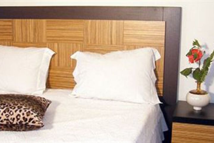 Room 2 of 53