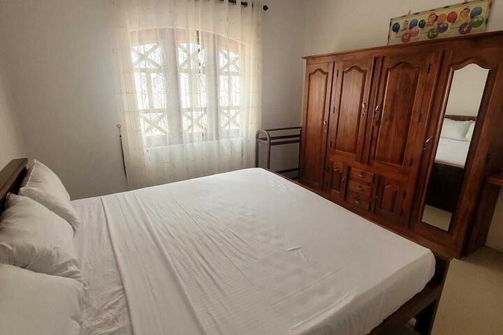 Room 4 of 20