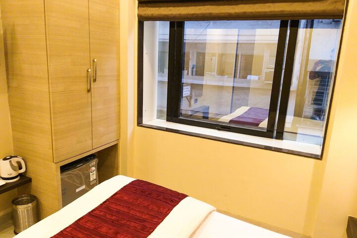 Room 13 of 43