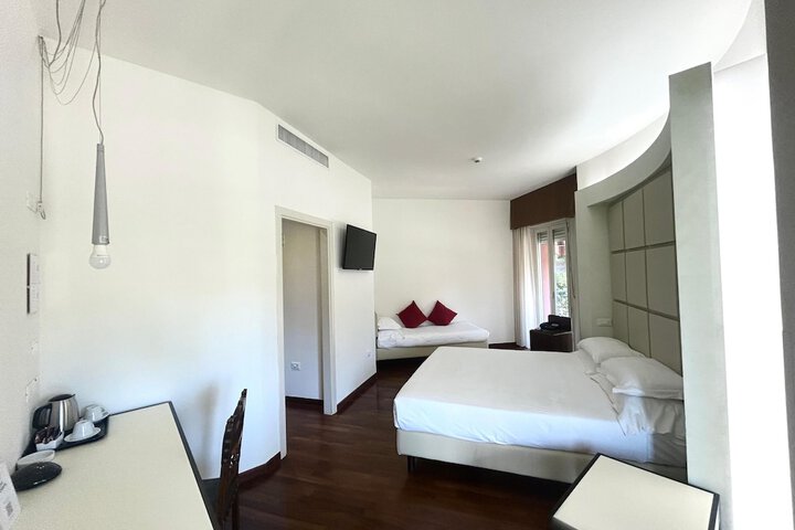 Room 14 of 29