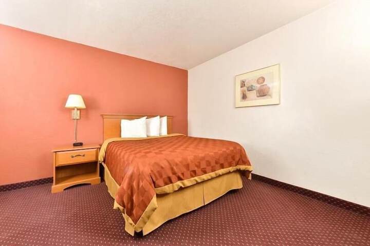 Room 7 of 33