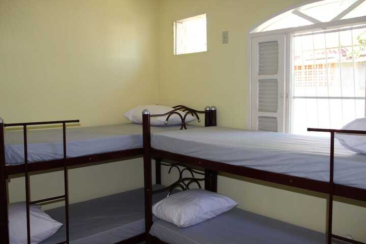 Room 6 of 76