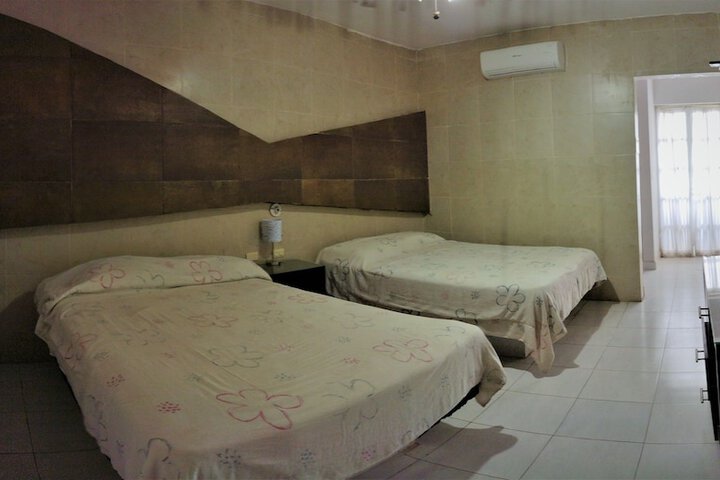 Room 16 of 37