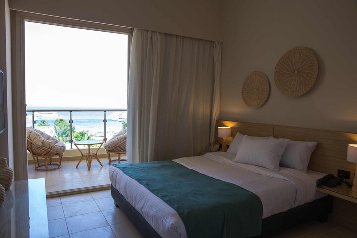 Room 105 of 307