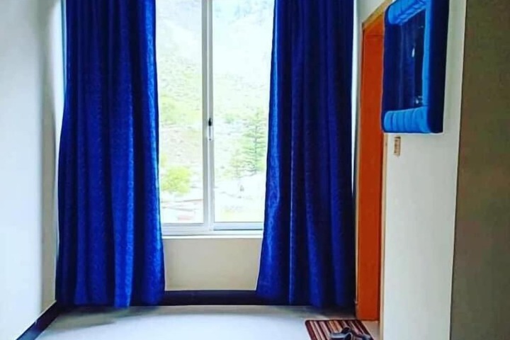 Room 19 of 34