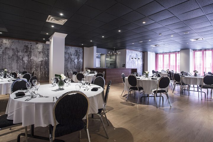 Ballroom/Hall 49 of 51