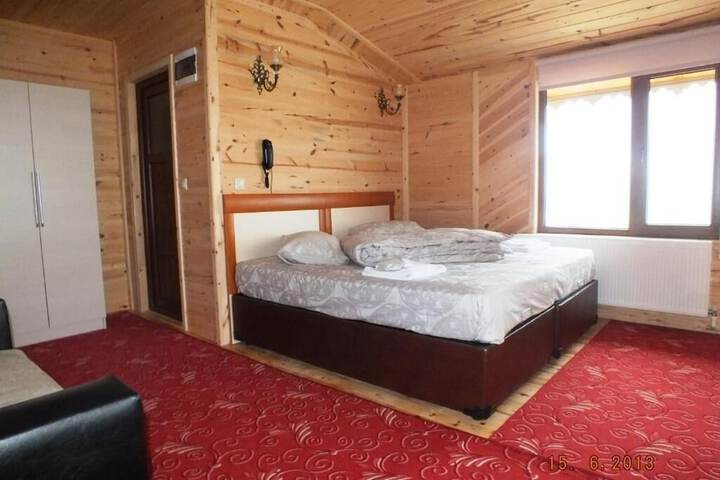 Room 15 of 36