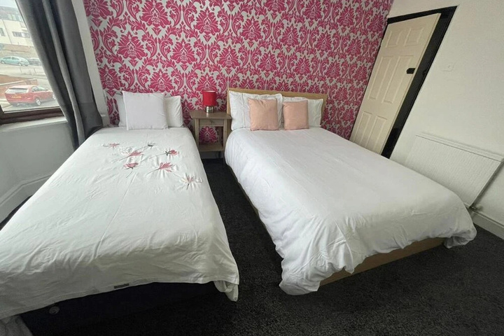 Room 4 of 15