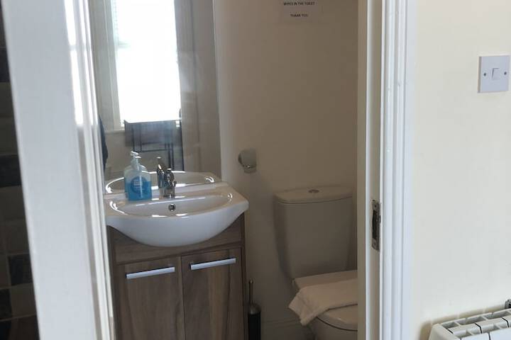 Room 5 of 9