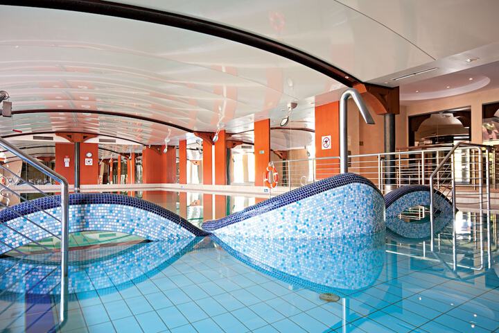 Pool 16 of 43