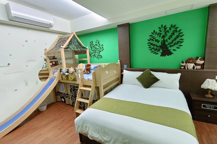 Room 19 of 38