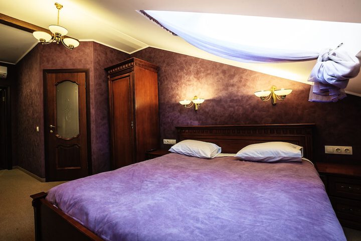 Room 22 of 53
