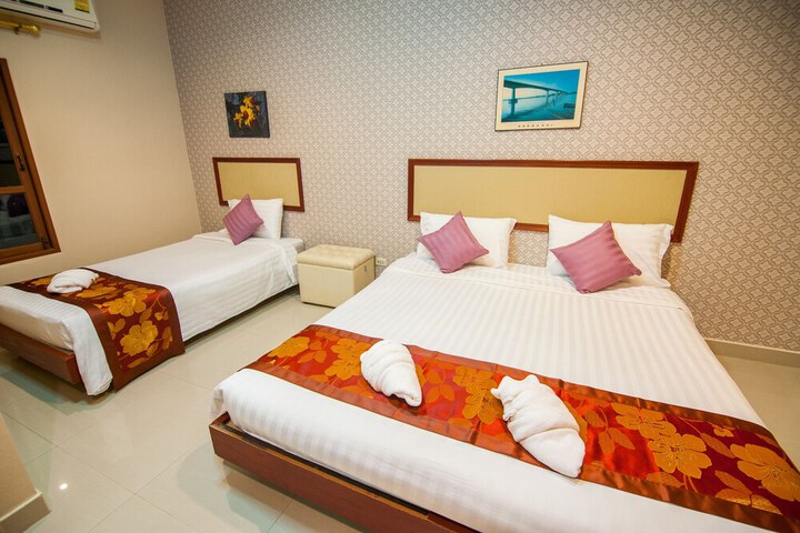 Room 7 of 26