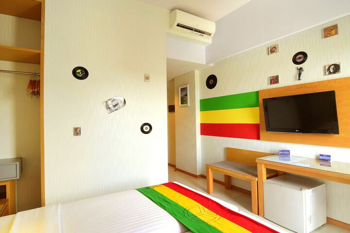 Room 14 of 60