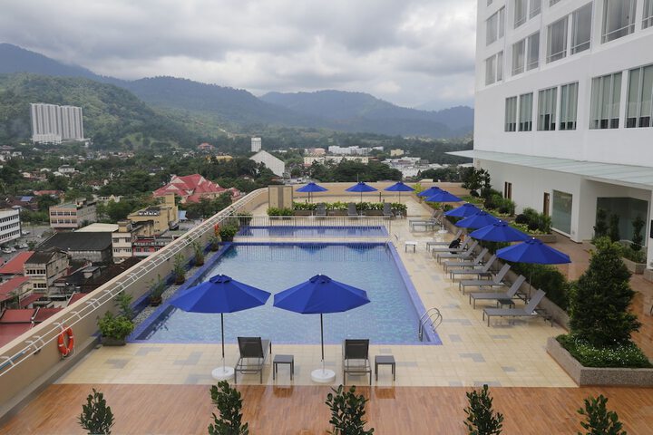 Hotel Pool
