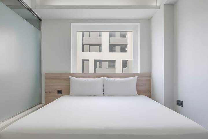 Room 8 of 121