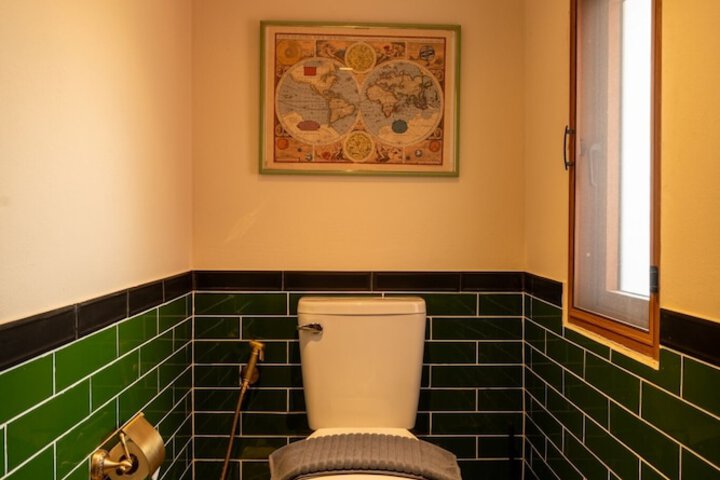 Room 15 of 34