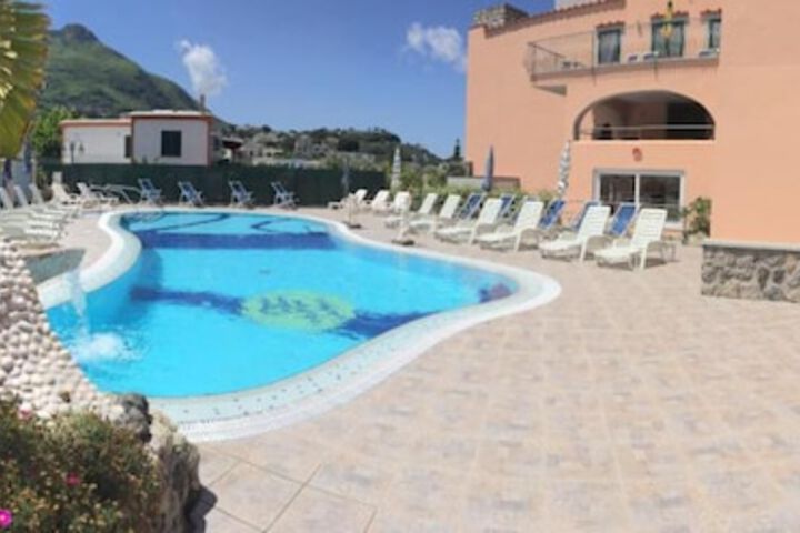 Pools & Facilities