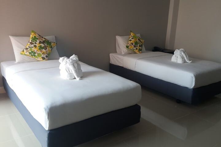 Room 4 of 38
