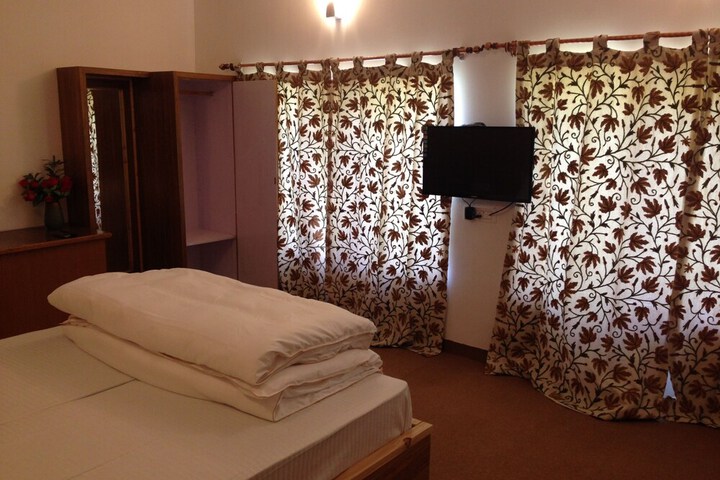 Room 28 of 43