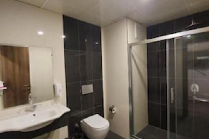Room 14 of 27