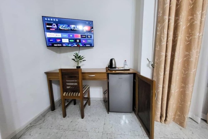 Room 5 of 79