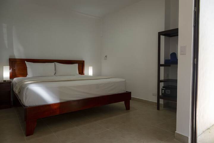 Room 3 of 115