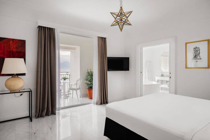 Room 43 of 118