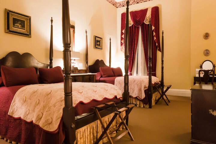 Room 20 of 142