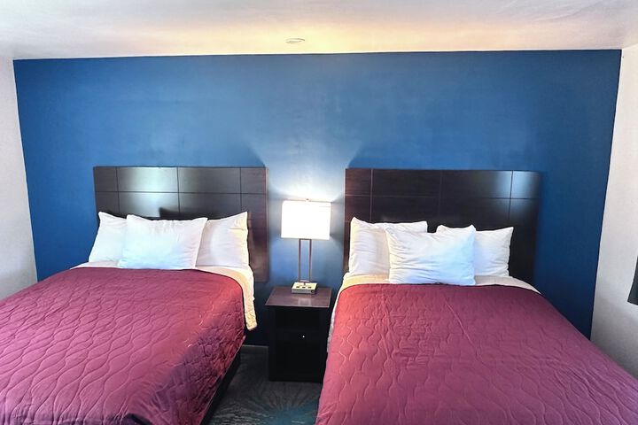 Room 10 of 25
