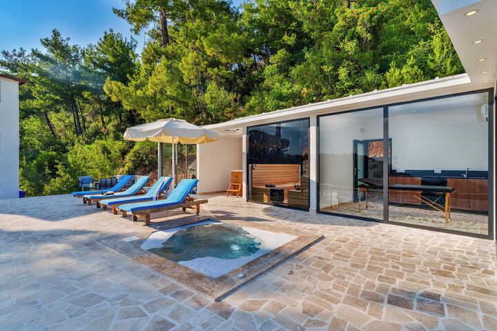 Terrace/Patio 65 of 74