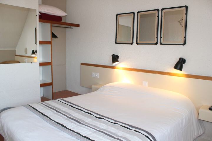 Room 17 of 41