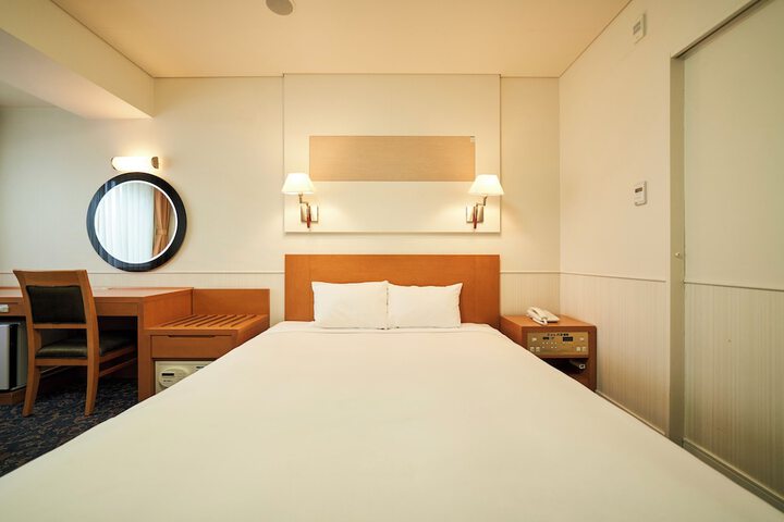 Room 16 of 152