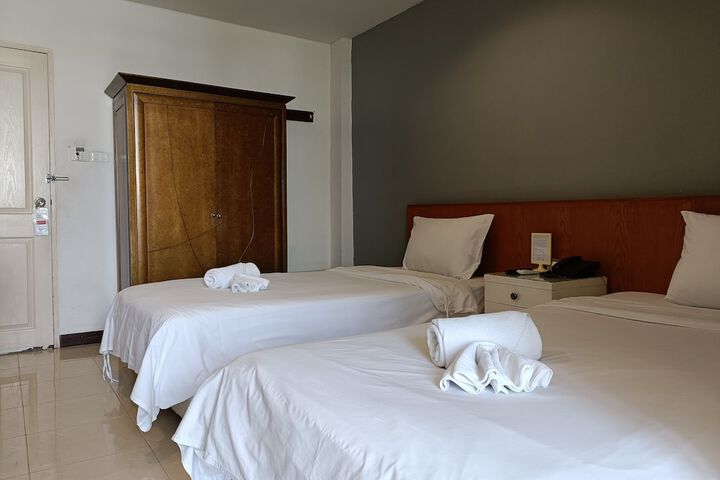 Room 44 of 87