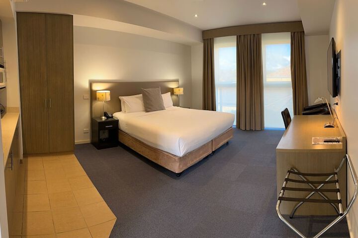 Room 14 of 33