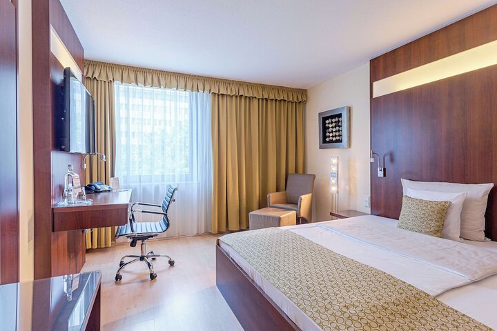 Room 32 of 105