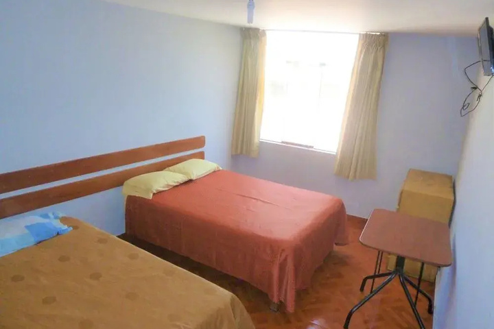 Room 5 of 11