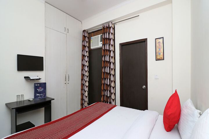 Room 13 of 22